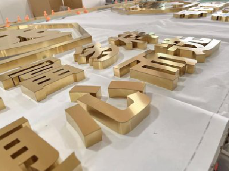 东山拉丝不锈钢字的特点。