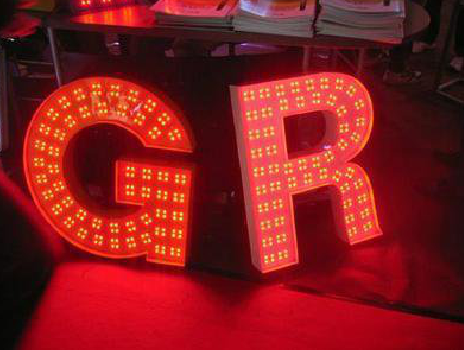 东山LED发光字常见的安装误区。